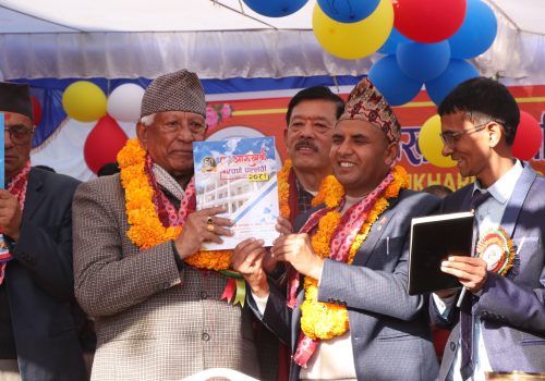 विद्यालयमा राजनीति होइन, गुणस्तरीय शिक्षा प्रवाह गरौँः सांसद केसी
