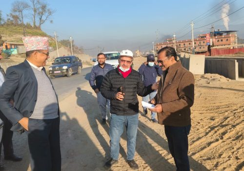 भौतिक पुर्वाधार तथा यातायात मन्त्री दाहाल द्वारा बिपि राजमार्ग निरीक्षण