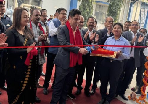 मन्त्री भण्डारी द्वारा नवलपरासी स्थित औद्योगिक गतिविधिहरूको अवलोकन