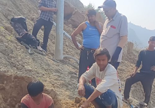 गजुरीको आदमघाटमा करेन्ट लागेर ४ वटा बाख्रा मरेकाे छ भने गोठालो घाइते