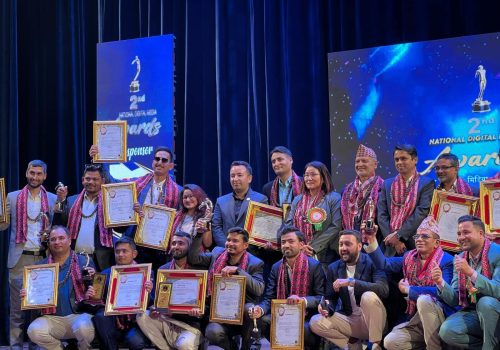 पत्रकार कुँवरलाई राष्ट्रिय डिजिटल मिडिया युवा पत्रकारिता अवार्ड