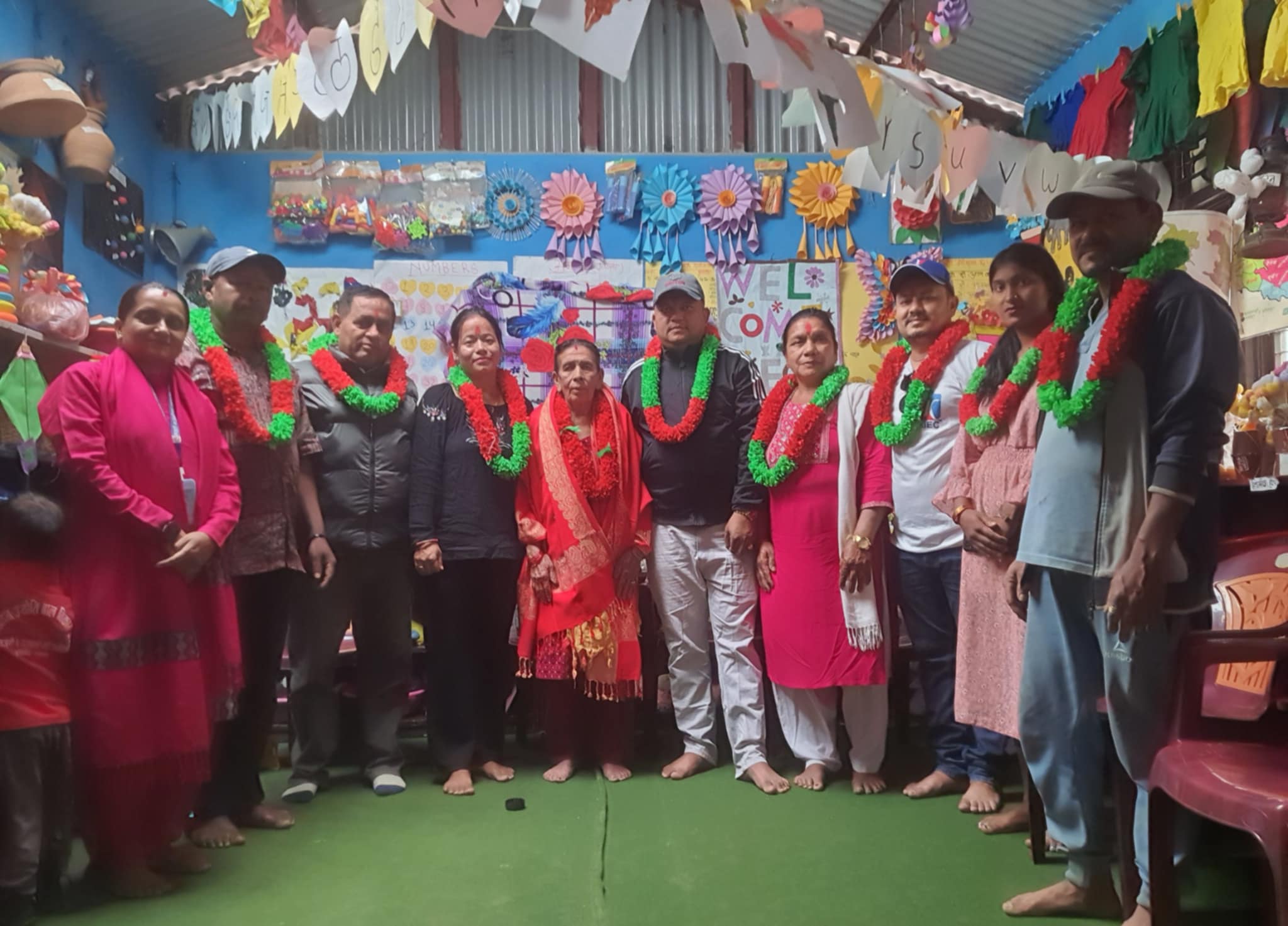 गजुरीको जीवन ज्योति बाल विकास केन्द्रलाई आवश्यक सामाग्री तथा शैक्षिक सामग्री सहयोग