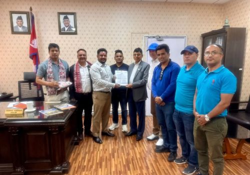 सरकारसँग समस्याहरू समाधानको माग गर्दै हेभी इक्विपमेन्ट व्यवसायी महासंघको ज्ञापनपत्र