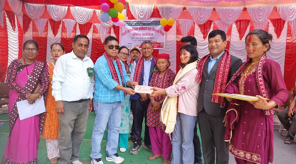 गजुरी गाउँपालिकाका दुई होनहार विद्यार्थी SEE मा ४.० जिपिए सहित सम्मानित