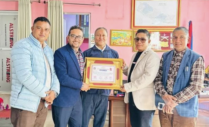 स्वास्थ्य सेवामा उत्कृष्टता: गजुरी गाउँपालिका दोस्रो स्थानमा अध्यक्ष श्रेष्ठको बधाई