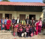 गजुरीको बतासे आ.वि.मा: समाजसेवी अजय भण्डारीद्वारा विद्यार्थीहरूलाई न्यानो कपडा वितरण